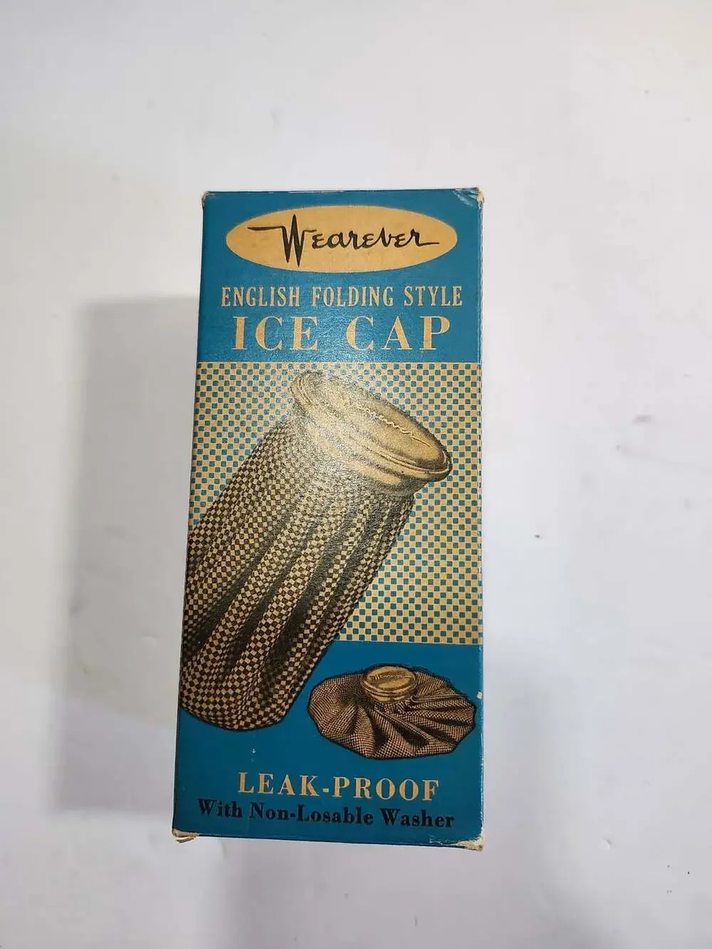 Vintage Wearever No. 15 English Folding Style Ice Cap 6 Inch in Original Box